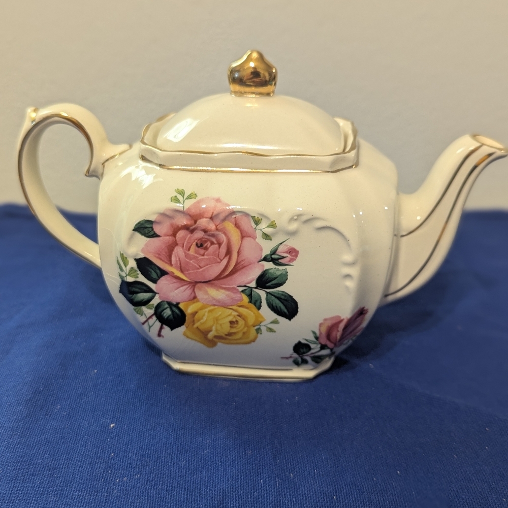 Vintage Sadler Cube Teapot From England
